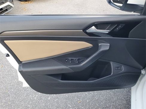 Used 2019 Volkswagen Jetta SEL Premium image 12