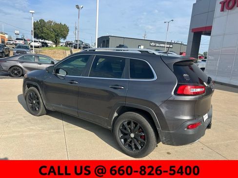 Used 2016 Jeep Cherokee Limited w/ Luxury Group AWD/4WD image 7