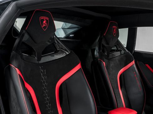 Used 2023 Lamborghini Huracan Tecnica RWD image 35