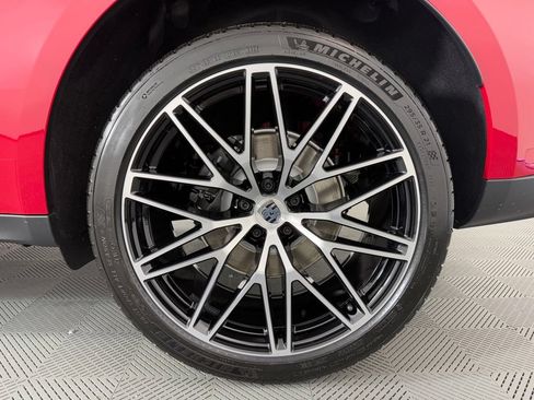 Certified 2026 Porsche Macan AWD/4WD image 10