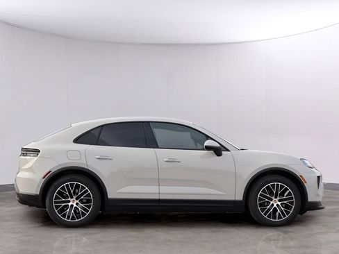 New 2026 Porsche Macan 4 Electric image 9