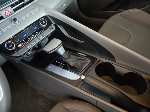 Used 2024 Hyundai Elantra SEL FWD image 21