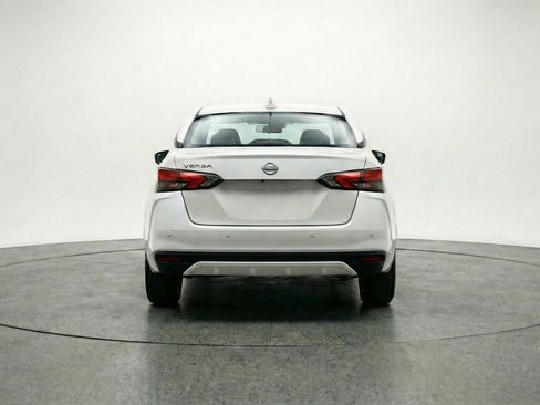 Used 2025 Nissan Versa SV image 7