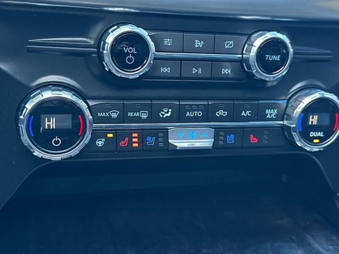 Used 2021 Ford F150 Lariat w/ Equipment Group 502A High image 27