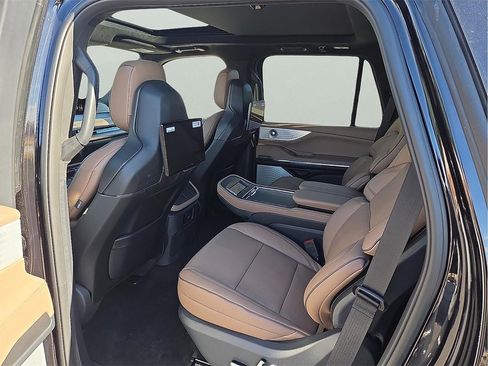 New 2025 Lincoln Navigator Black Label image 10