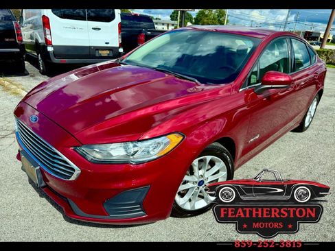 Used 2019 Ford Fusion SE FWD image 1