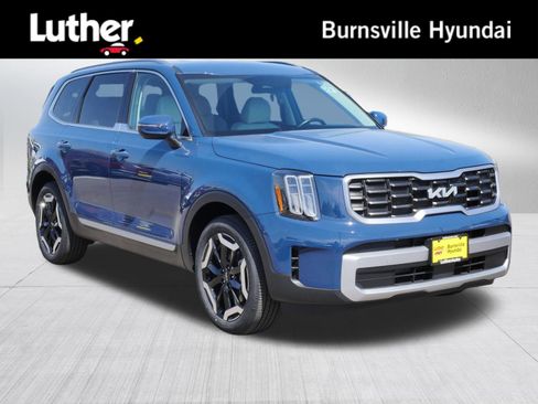Used 2023 Kia Telluride S FWD image 1