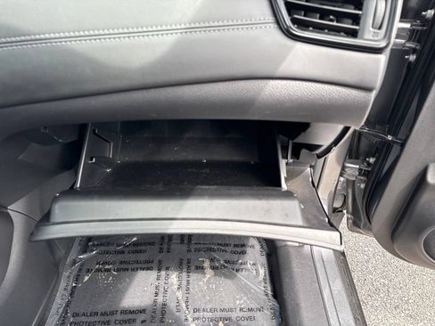 Used 2018 Nissan Rogue SL FWD image 19