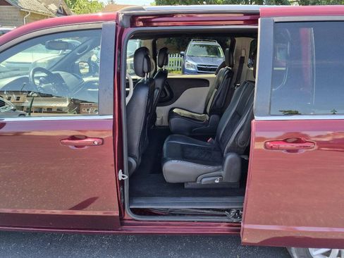 Used 2018 Dodge Grand Caravan SXT FWD image 28