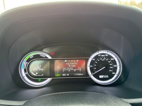 Used 2017 Kia Niro Touring image 41