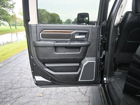 Used 2023 RAM 3500 Laramie AWD/4WD image 16