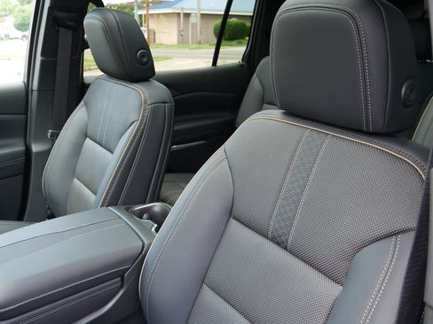 New 2026 Chevrolet Traverse High Country w/ LPO, Floor Liner Package AWD/4WD image 37