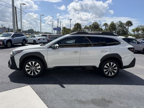 Used 2025 Subaru Outback Touring AWD/4WD image 6