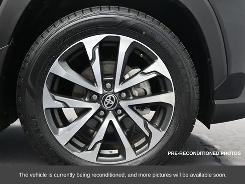 Used 2023 Toyota Corolla Cross XLE w/ Convenience Package image 12