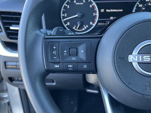 Certified 2023 Nissan Rogue SV image 10