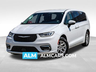 Used 2023 Chrysler Pacifica Touring-L