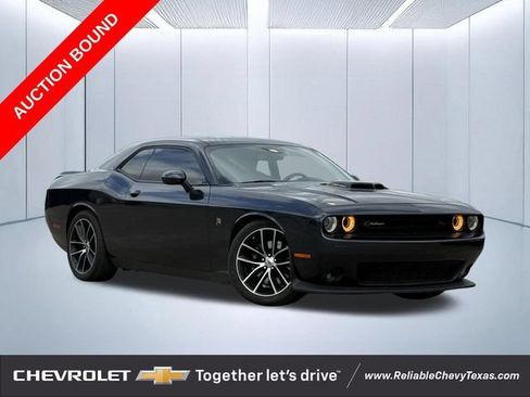 Used 2018 Dodge Challenger R/T Scat Pack RWD image 1
