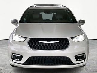 Used 2021 Chrysler Pacifica Limited w/ Uconnect Theater Family Group video 2