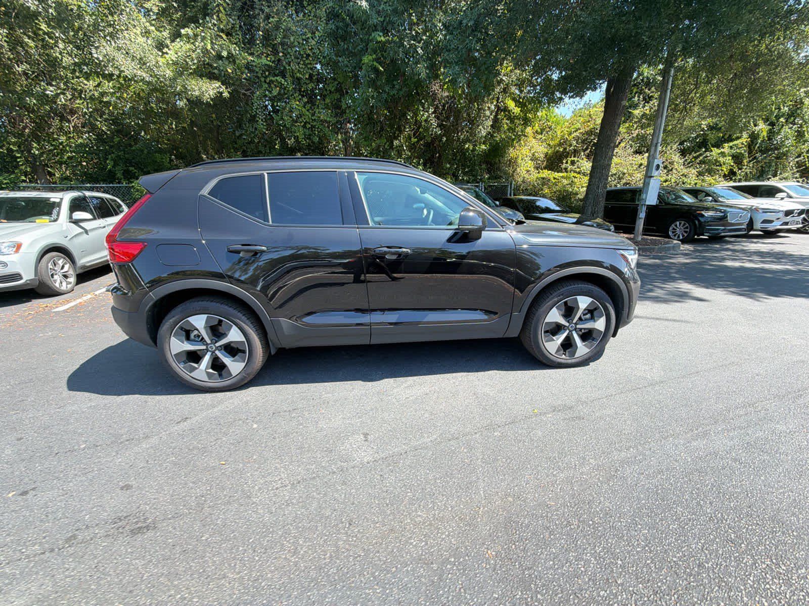 Certified 2026 Volvo XC40 B5 Plus AWD/4WD image 18