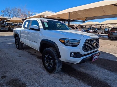 Used 2023 Toyota Tacoma TRD Off-Road image 3