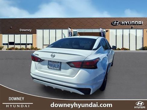 Used 2025 Nissan Altima 2.5 SV FWD image 4