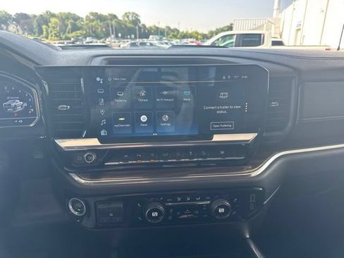 Used 2023 Chevrolet Silverado 1500 LT Trail Boss w/ Convenience Package II AWD/4WD image 19