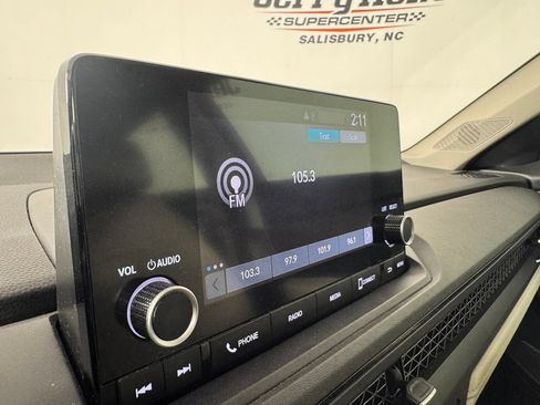 Used 2023 Honda Accord EX image 18