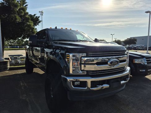 Used 2019 Ford F250 Lariat w/ Lariat Ultimate Package AWD/4WD image 2