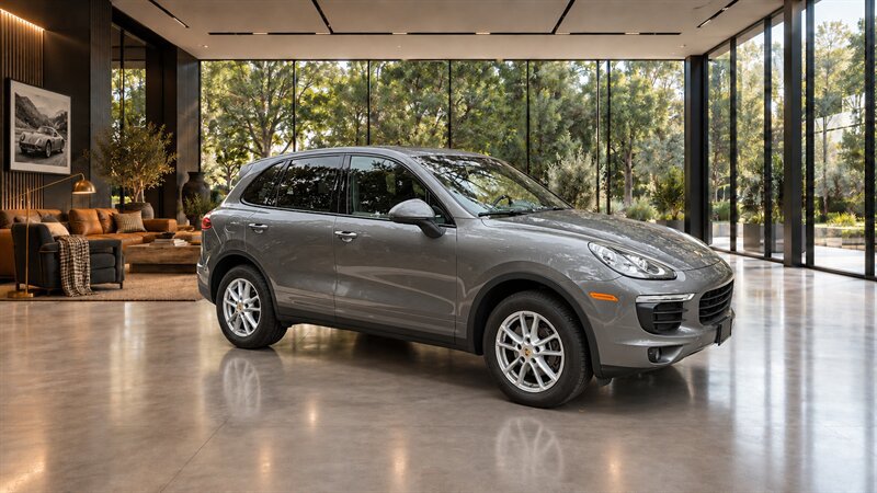 Used 2017 Porsche Cayenne AWD/4WD image 7