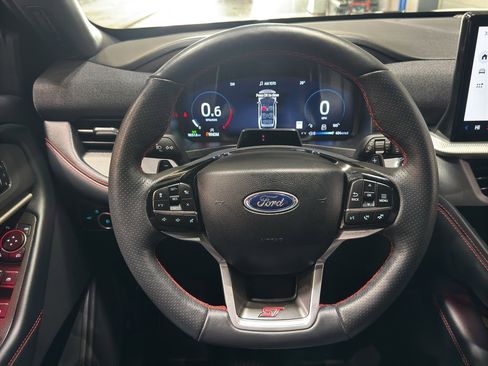 Used 2025 Ford Explorer ST image 27