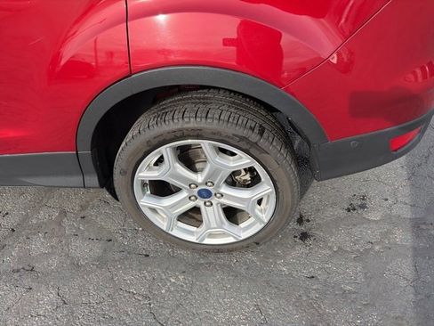 Used 2019 Ford Escape Titanium image 27