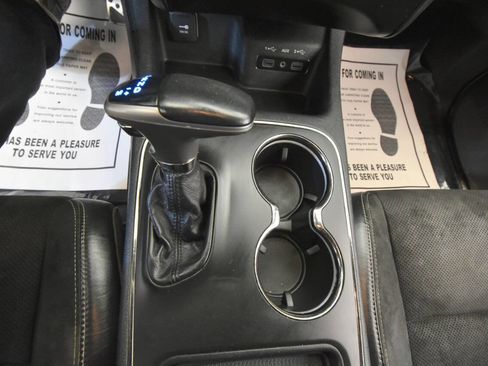 Used 2019 Dodge Durango SRT AWD/4WD image 30