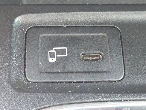 Certified 2023 Mercedes-Benz GLB 250 4MATIC image 33