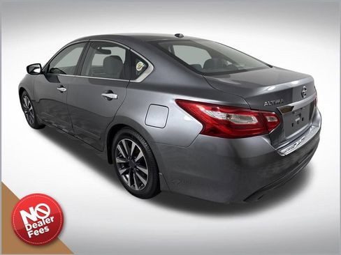 Used 2016 Nissan Altima 2.5 SV w/ Convenience Package image 6