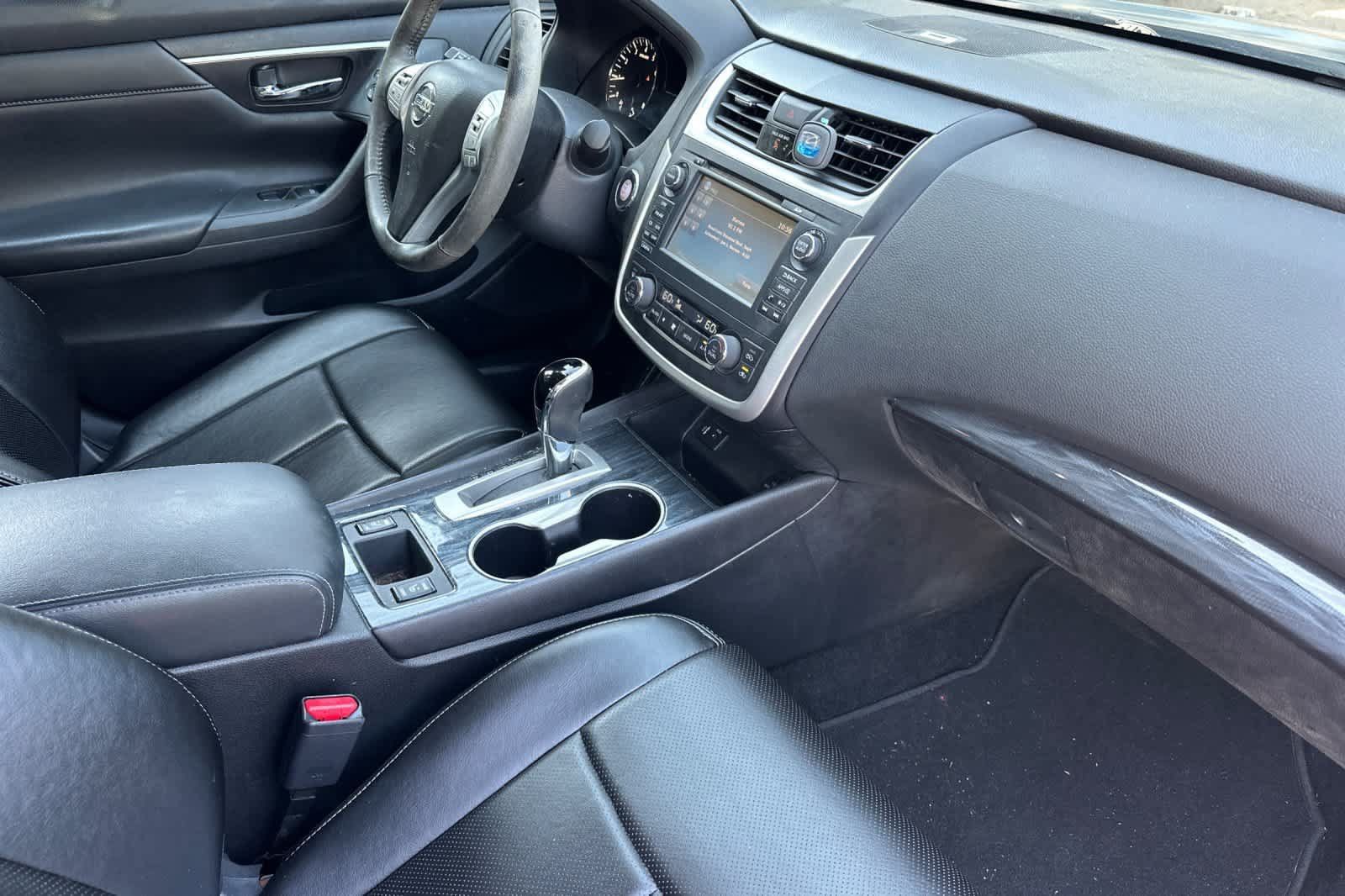 Used 2016 Nissan Altima 2.5 SL w/ 2.5 Technology w/LED Package FWD image 17