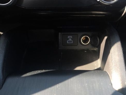 Used 2022 Ford Escape SE FWD image 30