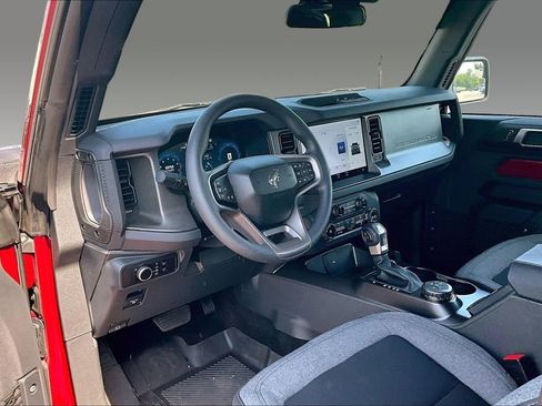 Used 2025 Ford Bronco 2-Door AWD/4WD image 7
