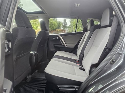 Used 2018 Toyota RAV4 XLE w/ Convenience Package AWD/4WD image 24