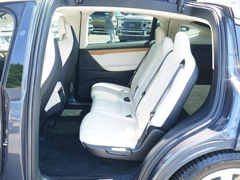 Used 2018 Tesla Model X 75D AWD/4WD image 14