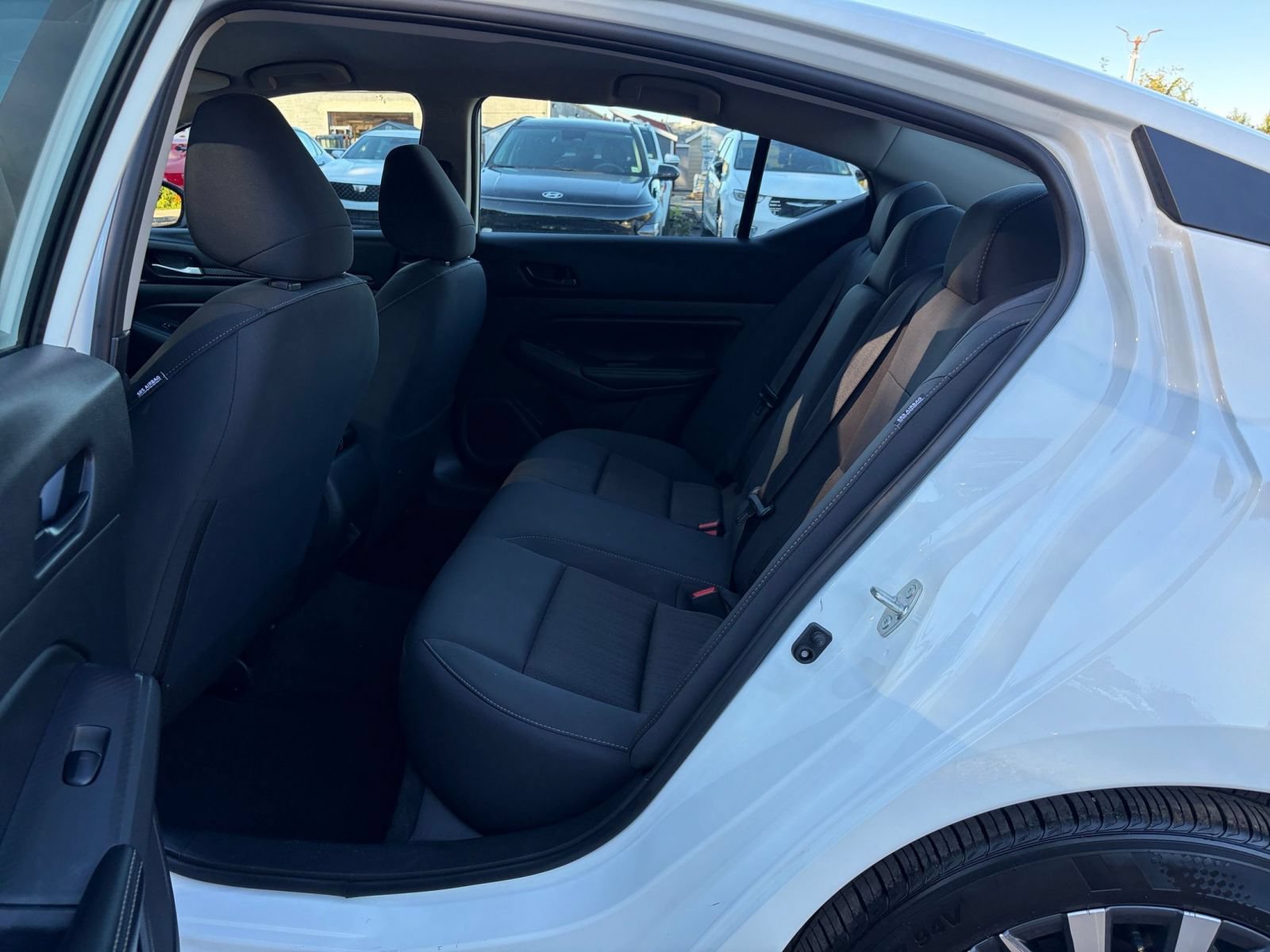 Used 2025 Nissan Altima 2.5 SV FWD image 25