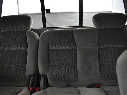Used 2001 Ford F150 XLT AWD/4WD image 14