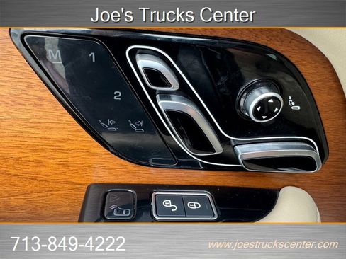 Used 2019 Land Rover Range Rover Long Wheelbase Autobiography image 30