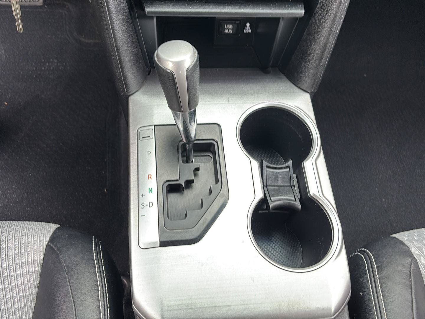 Used 2012 Toyota Camry SE FWD image 30