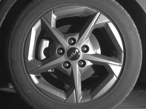 Used 2025 Kia K4 LXS image 12