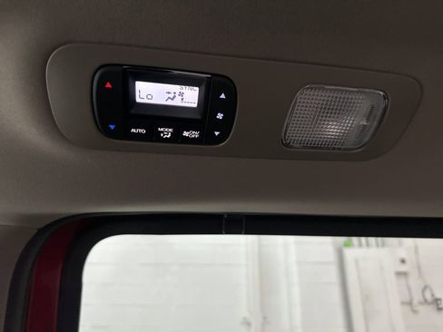 Used 2024 Honda Odyssey Touring image 38