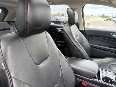 Used 2019 Ford Edge Titanium w/ Equipment Group 301A AWD/4WD image 26