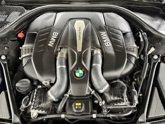 Used 2018 BMW 750i RWD image 40