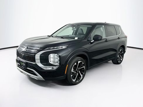 Used 2024 Mitsubishi Outlander SE Black Edition AWD/4WD image 3
