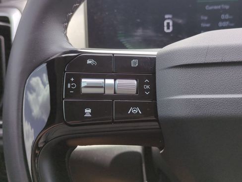 Certified 2026 Kia Sorento LX FWD image 23