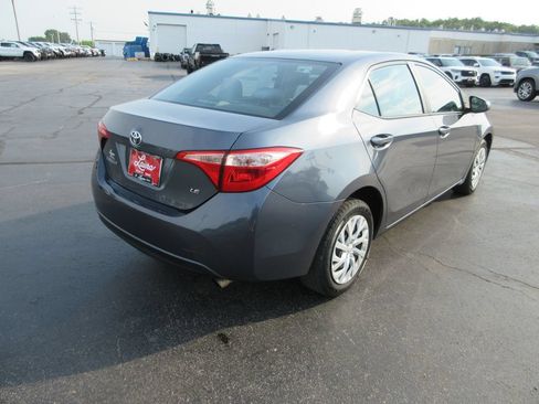Used 2018 Toyota Corolla LE FWD image 4
